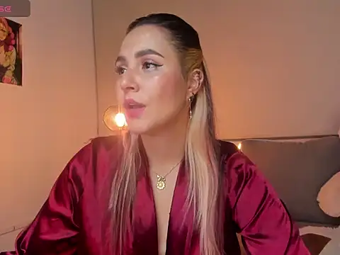 Snapshot of Hanna_Clark_ chatting on December 20, 2024, 4:42 am Hanna Clark online show from December 20, 2024, 4:42 am