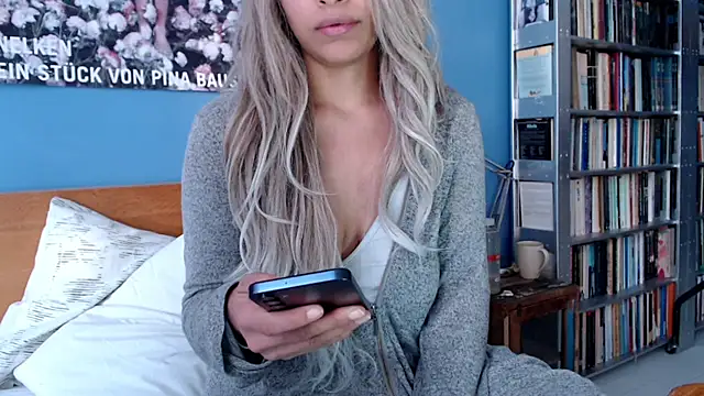 liadivina online show from February 14, 2026, 4:26 pm