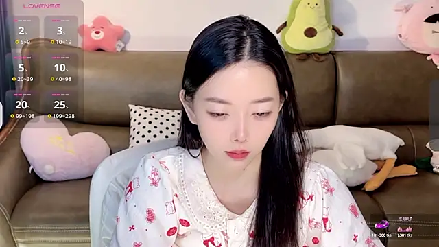 Snapshot of Yilin1999 chatting on January 26, 2025, 10:57 pm Yilin1999 online show from January 26, 2025, 10:57 pm