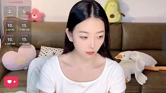 Snapshot of Yilin1999 chatting on March 6, 2025, 1:46 pm Yilin1999 online show from March 6, 2025, 1:46 pm