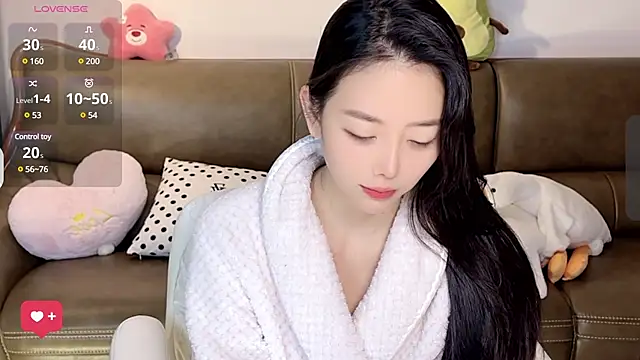 Snapshot of Yilin1999 chatting on March 8, 2025, 9:39 am Yilin1999 online show from March 8, 2025, 9:39 am