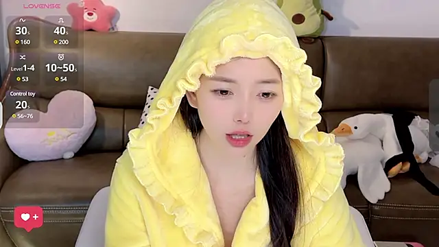 Snapshot of Yilin1999 chatting on March 9, 2025, 7:23 am Yilin1999 online show from March 9, 2025, 7:23 am