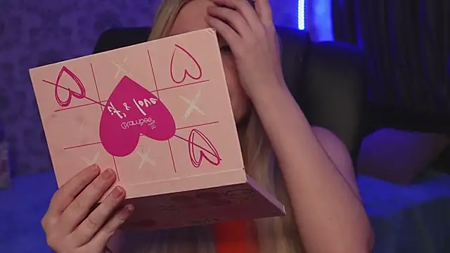 LisaElfy online show from December 16, 2024, 11:07 pm