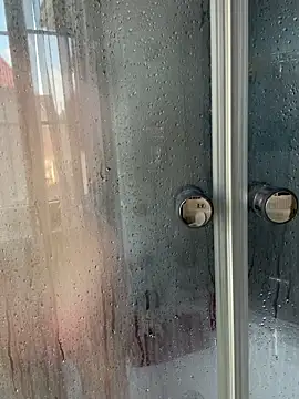 LisaElfy online show from March 17, 2026, 1:36 pm