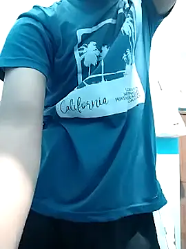 Snapshot of black_cobra70 chatting on December 16, 2024, 3:32 pm black cobra70 online show from December 16, 2024, 3:32 pm