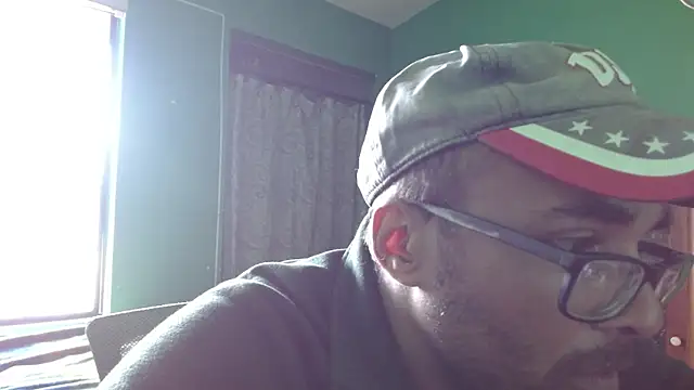 Snapshot of _______the chatting on December 16, 2025, 5:07 pm the online show from December 16, 2025, 5:07 pm