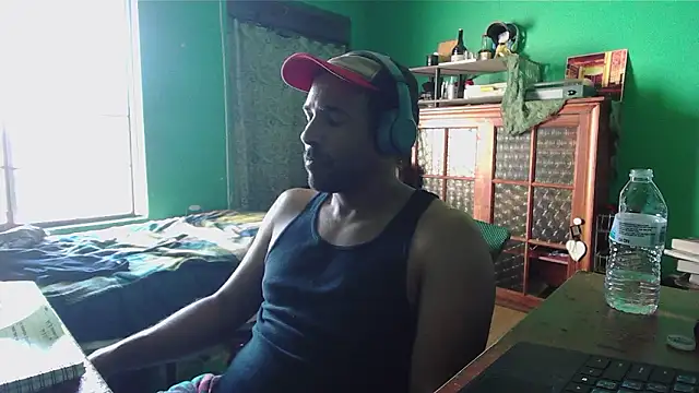 Snapshot of _______the chatting on March 1, 2026, 10:12 pm the online show from March 1, 2026, 10:12 pm