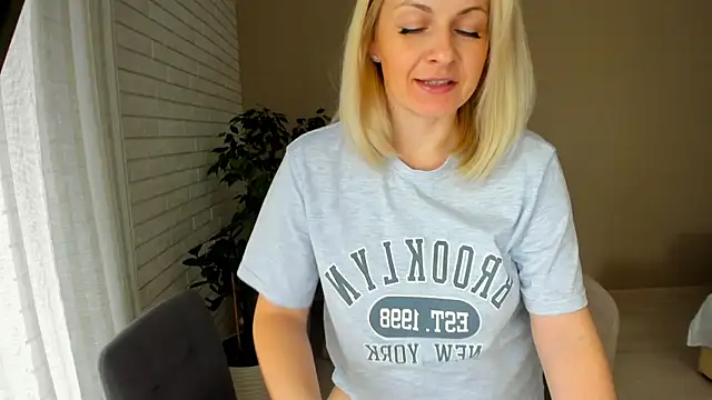 Alicee Gracee online show from February 3, 2025, 7:51 am