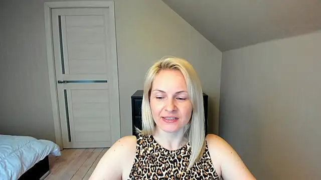 Alicee Gracee online show from March 14, 2025, 3:03 pm