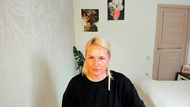 Alicee Gracee online show from July 27, 2026, 9:27 am