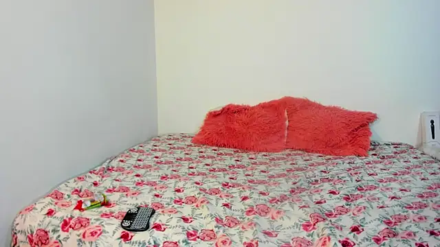 cristal-evanns online show from July 27, 2026, 6:37 pm