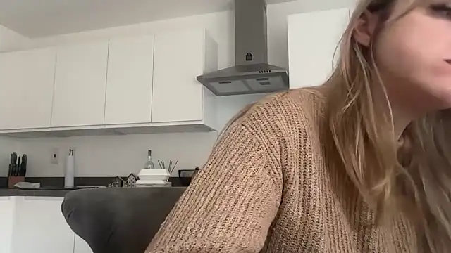 LustfulLuna  online show from March 31, 2026, 2:17 pm