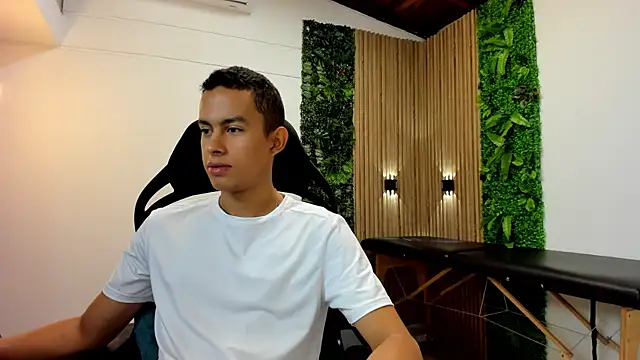 Snapshot of Team_Wallen chatting on March 7, 2025, 12:56 pm Team Wallen online show from March 7, 2025, 12:56 pm