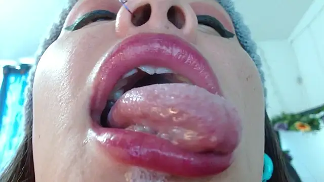 Snapshot of miss_evoleth2 chatting on May 3, 2026, 12:44 pm miss evoleth2 online show from May 3, 2026, 12:44 pm