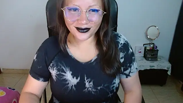 Snapshot of miss_evoleth2 chatting on June 7, 2026, 5:00 am miss evoleth2 online show from June 7, 2026, 5:00 am