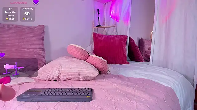 karlahush online show from December 6, 2024, 11:57 pm