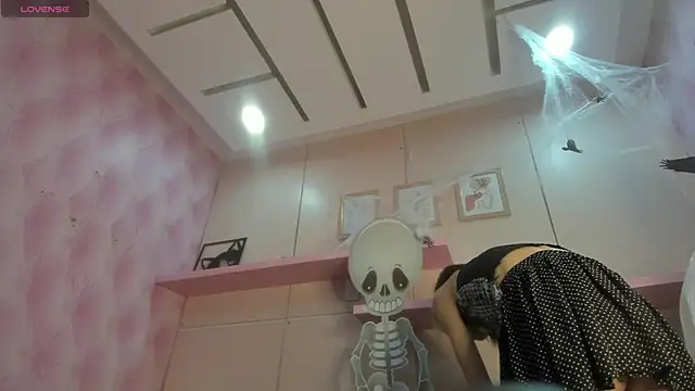 MarieMyller online show from October 31, 2025, 10:33 pm