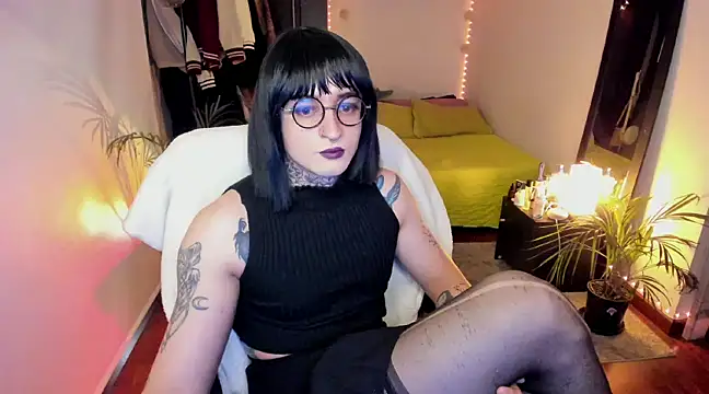 Snapshot of ShiiraVelkor chatting on February 13, 2025, 10:02 am ShiiraVelkor online show from February 13, 2025, 10:02 am