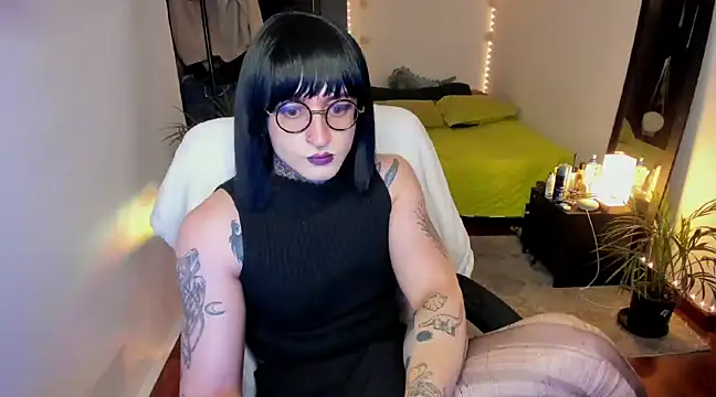 Snapshot of ShiiraVelkor chatting on February 18, 2025, 10:16 am ShiiraVelkor online show from February 18, 2025, 10:16 am