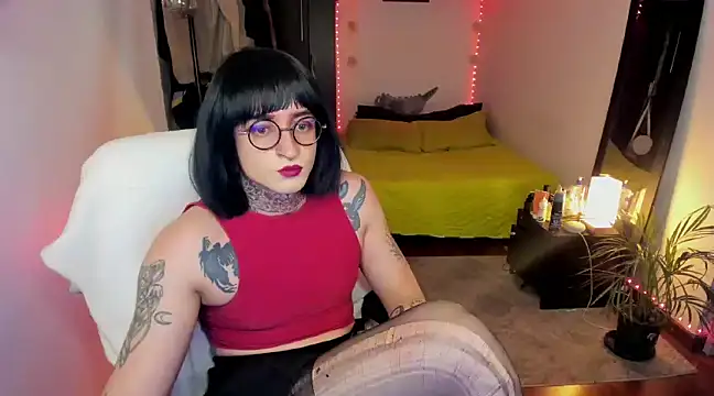 Snapshot of ShiiraVelkor chatting on February 22, 2025, 1:24 pm ShiiraVelkor online show from February 22, 2025, 1:24 pm