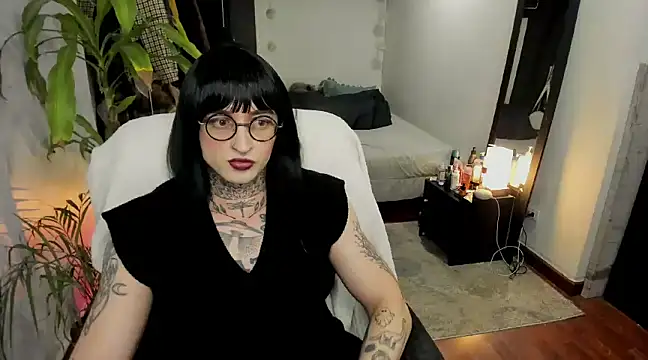 Snapshot of ShiiraVelkor chatting on March 19, 2025, 1:32 am ShiiraVelkor online show from March 19, 2025, 1:32 am