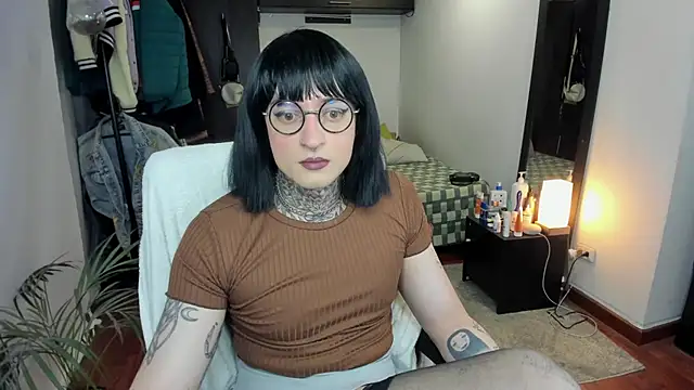 Snapshot of ShiiraVelkor chatting on September 12, 2025, 9:42 am ShiiraVelkor online show from September 12, 2025, 9:42 am