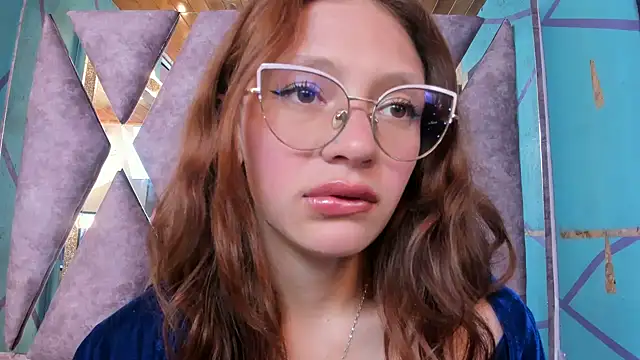 Snapshot of LARICSABLUE chatting on January 22, 2025, 10:50 am LARICSABLUE online show from January 22, 2025, 10:50 am