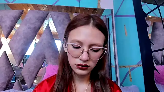 Snapshot of LARICSABLUE chatting on March 8, 2025, 6:47 pm LARICSABLUE online show from March 8, 2025, 6:47 pm