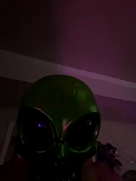 Snapshot of MaxdaBesttime chatting on November 19, 2025, 10:26 am MaxdaBesttime online show from November 19, 2025, 10:26 am