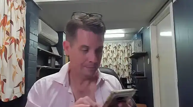 Snapshot of tilobinder chatting on December 14, 2024, 4:20 pm tilobinder online show from December 14, 2024, 4:20 pm