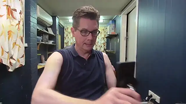 Snapshot of tilobinder chatting on October 25, 2025, 1:40 pm tilobinder online show from October 25, 2025, 1:40 pm