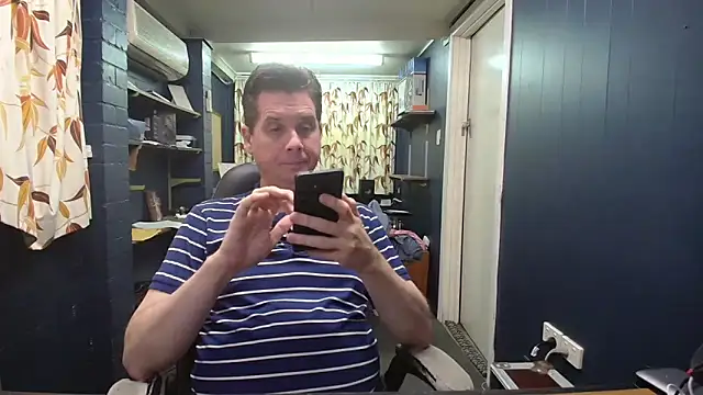 Snapshot of tilobinder chatting on November 1, 2025, 4:09 pm tilobinder online show from November 1, 2025, 4:09 pm