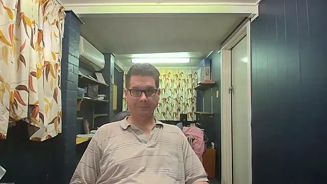 Snapshot of tilobinder chatting on November 16, 2025, 2:11 pm tilobinder online show from November 16, 2025, 2:11 pm