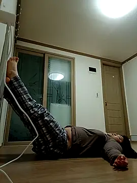 Snapshot of hello098712 chatting on February 24, 2025, 3:42 pm hello098712 online show from February 24, 2025, 3:42 pm