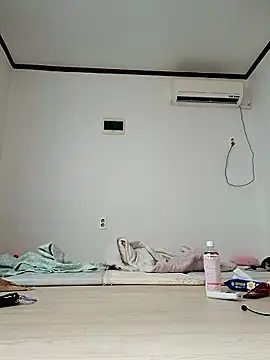 Snapshot of hello098712 chatting on September 22, 2025, 8:05 am hello098712 online show from September 22, 2025, 8:05 am