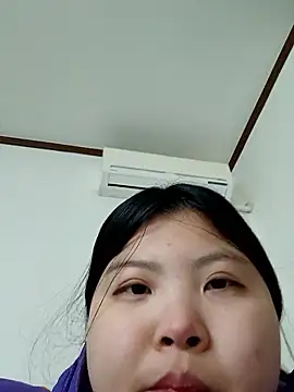 Snapshot of hello098712 chatting on December 5, 2025, 10:13 am hello098712 online show from December 5, 2025, 10:13 am