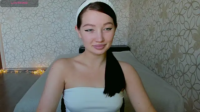 Snapshot of Lissa_Cristal chatting on May 24, 2026, 11:26 am Lissa Cristal online show from May 24, 2026, 11:26 am
