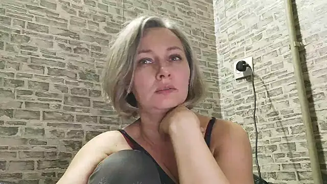 EdithManning online show from January 4, 2025, 6:51 pm