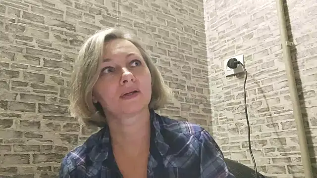 EdithManning online show from January 8, 2025, 2:03 pm