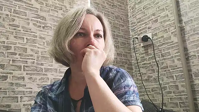 EdithManning online show from January 9, 2025, 9:37 am