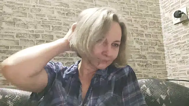 EdithManning online show from January 9, 2025, 9:16 pm