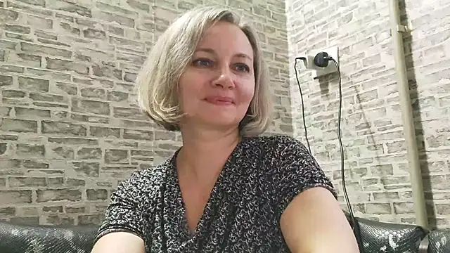 EdithManning online show from January 16, 2025, 12:53 pm