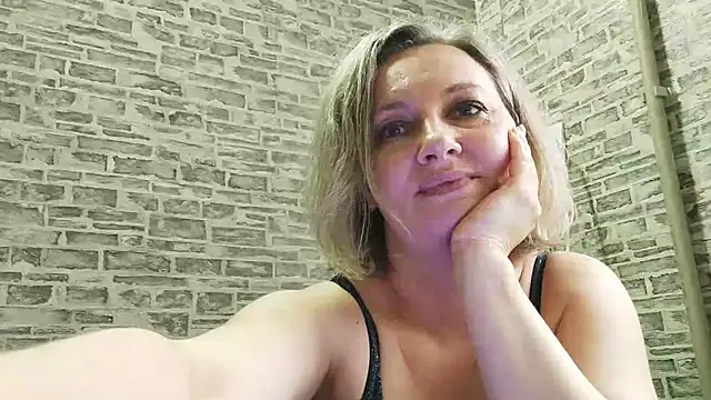 EdithManning online show from March 17, 2025, 9:55 am