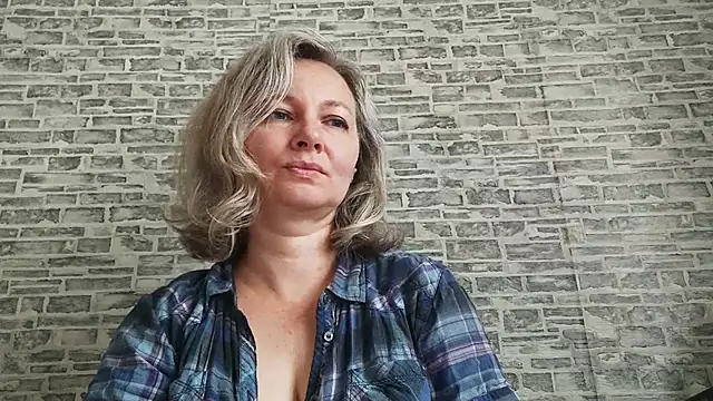 EdithManning online show from September 10, 2025, 5:07 am