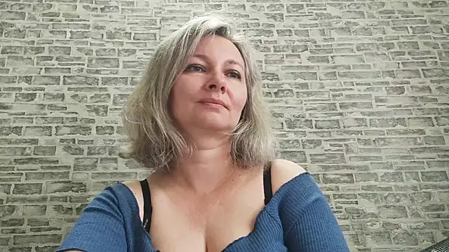 EdithManning online show from September 18, 2025, 5:09 am