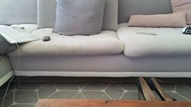 Snapshot of Laure11 chatting on October 30, 2025, 1:23 pm Laure11 online show from October 30, 2025, 1:23 pm