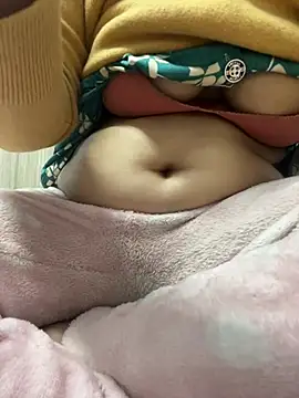 Snapshot of Hot-Anuska chatting on December 27, 2024, 6:35 am Hot-Anuska online show from December 27, 2024, 6:35 am