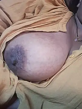 Snapshot of Hot-Anuska chatting on March 6, 2025, 10:20 am Hot-Anuska online show from March 6, 2025, 10:20 am