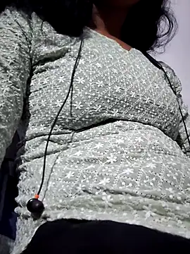 Snapshot of Hot-Anuska chatting on September 14, 2025, 10:25 am Hot-Anuska online show from September 14, 2025, 10:25 am