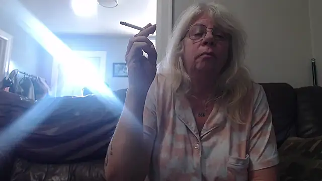 Snapshot of canadiancougar1965 chatting on February 5, 2025, 3:09 pm canadiancougar1965 online show from February 5, 2025, 3:09 pm